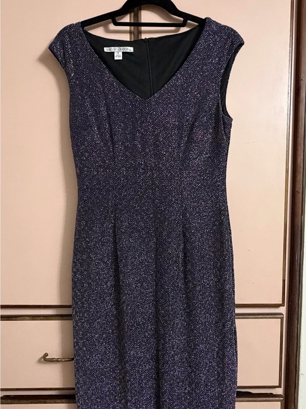 Maggy London Navy & Purple Textured V-Neck Sheath Midi Dress